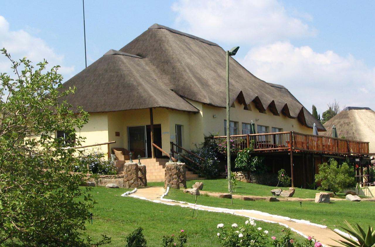 The Nutbush Boma Lodge Hekpoort Экстерьер фото