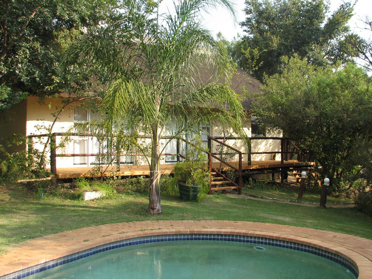The Nutbush Boma Lodge Hekpoort Экстерьер фото