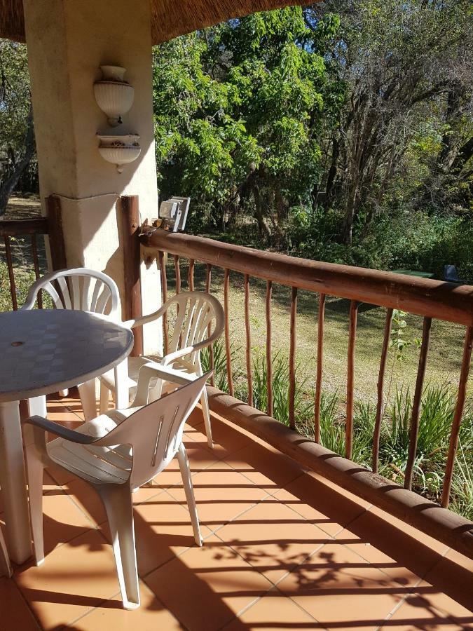 The Nutbush Boma Lodge Hekpoort Экстерьер фото